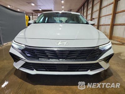 Piąte zdjęcie samochodu w środku: 2025 HYUNDAI ELANTRA LIMITED VIN:KMHLP4DG4SU903539 - miniatura