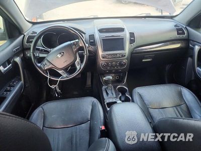 Zdjęcie 8 z 13 samochodu: 2014 KIA SORENTO SX VIN:5XYKWDA73EG465674 - miniatura