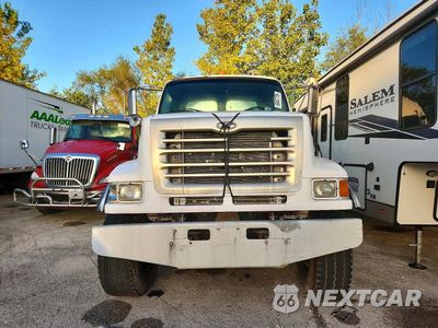 Piąte zdjęcie samochodu w środku: 2003 STERLING L9500 - READY MIX TRUCK VIN:2FZHAZA853AK83872 - miniatura