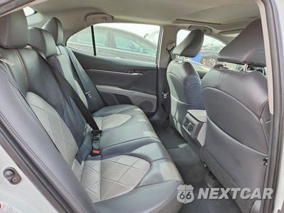 Zdjęcie 10 z 12 samochodu: 2018 TOYOTA CAMRY HYBRID XLE VIN:4T1B21HKXJU003606 - miniatura