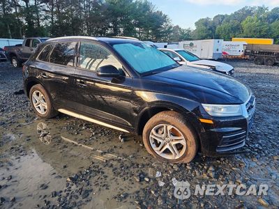 Czwarte zdjęcie samochodu z boku: 2018 AUDI Q5 PREMIUM VIN:WA1ANAFY1J2127896 - miniatura