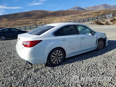 Trzecie zdjęcie samochodu z tyłu: 2018 SUBARU LEGACY 2.5I VIN:4S3BNAB64J3017322 - miniatura