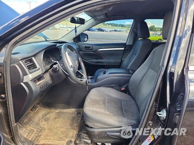 Zdjęcie 7 z 12 samochodu: 2016 TOYOTA HIGHLANDER LE VIN:5TDBKRFH1GS240220 - miniatura