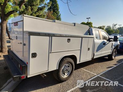 Trzecie zdjęcie samochodu z tyłu: 2022 FORD F350 SUPER DUTY VIN:1FD8X3E64NEE94642 - miniatura