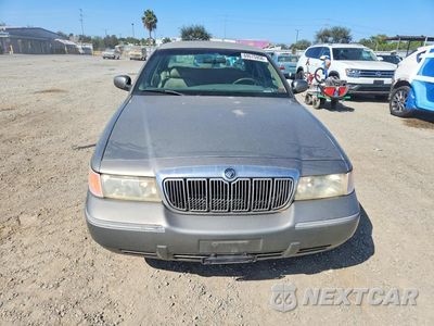 Piąte zdjęcie samochodu w środku: 2000 MERCURY GRAND MARQUIS GS VIN:2MEFM74W1YX678578 - miniatura