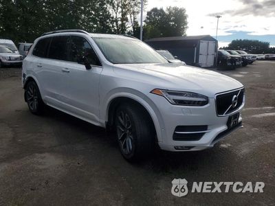 Czwarte zdjęcie samochodu z boku: 2016 VOLVO XC90 T6 VIN:YV4A22PK1G1015738 - miniatura