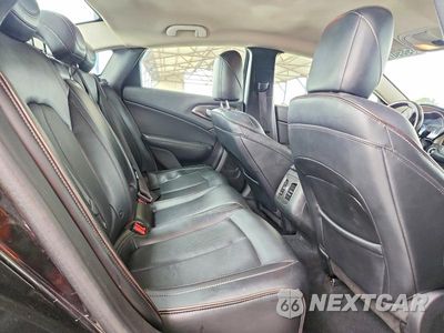 Zdjęcie 10 z 12 samochodu: 2015 CHRYSLER 200 C VIN:1C3CCCEG5FN512672 - miniatura