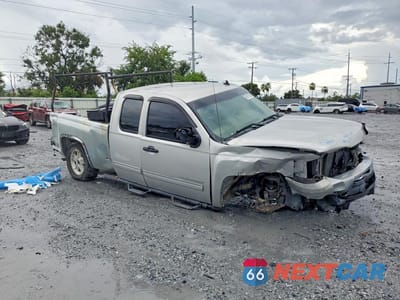 Czwarte zdjęcie samochodu z boku: 2011 CHEVROLET SILVERADO K1500 LT VIN:1GCRKSE36BZ408078 - miniatura
