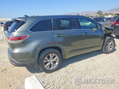 Trzecie zdjęcie samochodu z tyłu: 2015 TOYOTA HIGHLANDER LE PLUS VIN:5TDZKRFH4FS070061 - miniatura