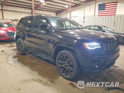Czwarte zdjęcie samochodu z boku: 2020 JEEP GRAND CHEROKEE LAREDO VIN:1C4RJFAG3LC157513 - miniatura