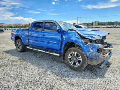 Czwarte zdjęcie samochodu z boku: 2017 TOYOTA TACOMA TRD SPORT VIN:3TMDZ5BN8HM034290 - miniatura