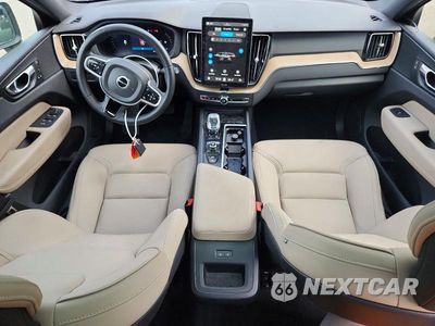 Zdjęcie 8 z 13 samochodu: 2026 VOLVO XC60 PLUS VIN:YV4M12RC5T1448950 - miniatura