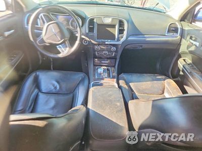 Zdjęcie 8 z 13 samochodu: 2019 CHRYSLER 300 LIMITED VIN:2C3CCAEGXKH704399 - miniatura