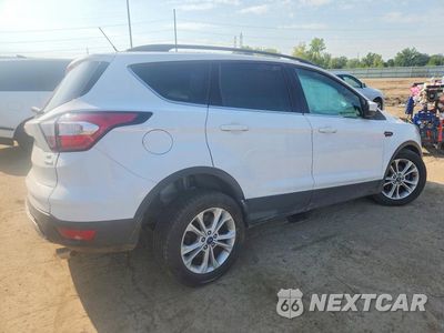 Trzecie zdjęcie samochodu z tyłu: 2017 FORD ESCAPE SE VIN:1FMCU0GD1HUD38520 - miniatura
