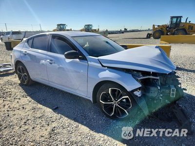 Czwarte zdjęcie samochodu z boku: 2023 NISSAN ALTIMA SR VIN:1N4BL4CW1PN349078 - miniatura