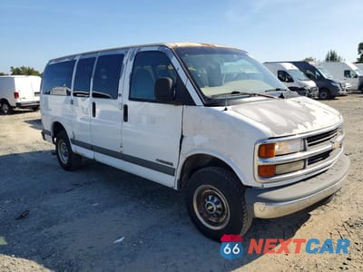 Czwarte zdjęcie samochodu z boku: 2000 CHEVROLET EXPRESS G2500 VIN:1GAGG25R1Y1197174 - miniatura
