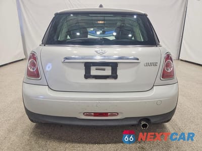 Zdjęcie 6 z 12 samochodu: 2011 MINI COOPER VIN:WMWSU3C56BT253196 - miniatura