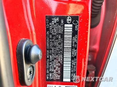 Zdjęcie 13 z 13 samochodu: 2018 TOYOTA PRIUS TWO VIN:JTDKBRFUXJ3586191 - miniatura
