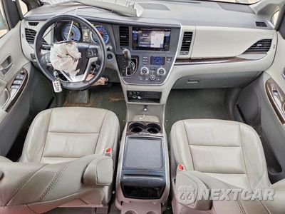 Zdjęcie 8 z 13 samochodu: 2015 TOYOTA SIENNA XLE 8-PASSENGER VIN:5TDYK3DC8FS629806 - miniatura