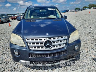 Piąte zdjęcie samochodu w środku: 2011 MERCEDES-BENZ ML 550 4MATIC VIN:4JGBB7CB6BA691858 - miniatura