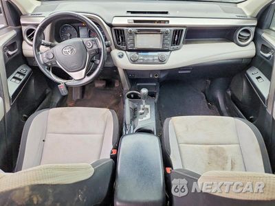 Zdjęcie 8 z 13 samochodu: 2018 TOYOTA RAV4 XLE VIN:JTMRFREV0JJ738858 - miniatura