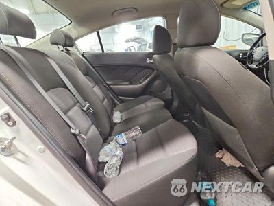 Zdjęcie 10 z 12 samochodu: 2017 KIA FORTE S VIN:3KPFL4A79HE113405 - miniatura