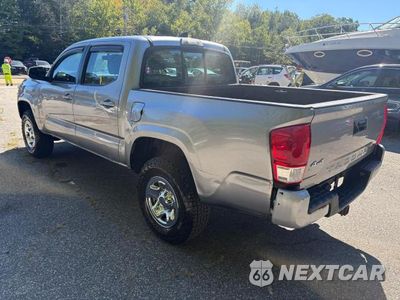 Trzecie zdjęcie samochodu z tyłu: 2016 TOYOTA TACOMA VIN:3TMCZ5AN6GM038219 - miniatura