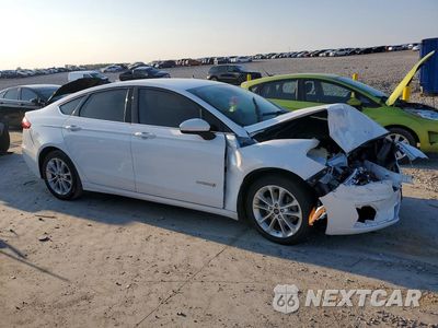 Czwarte zdjęcie samochodu z boku: 2019 FORD FUSION SE VIN:3FA6P0LU4KR226278 - miniatura