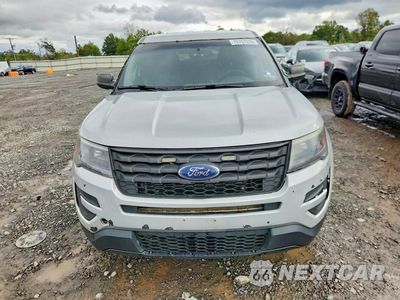 Piąte zdjęcie samochodu w środku: 2017 FORD EXPLORER POLICE INTERCEPTOR VIN:1FM5K8AR8HGB22535 - miniatura