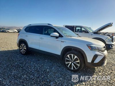 Czwarte zdjęcie samochodu z boku: 2023 VOLKSWAGEN TAOS SE VIN:3VVSX7B21PM339337 - miniatura