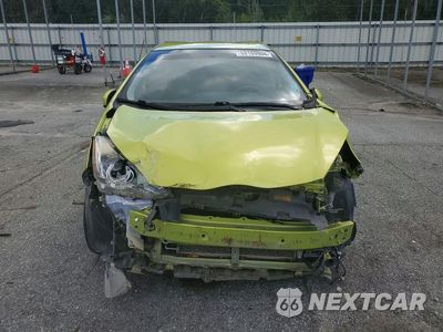 Piąte zdjęcie samochodu w środku: 2015 TOYOTA PRIUS C TWO VIN:JTDKDTB39F1091732 - miniatura