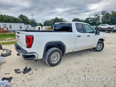 Trzecie zdjęcie samochodu z tyłu: 2022 GMC SIERRA C1500 VIN:1GTRHAEK9NZ574115 - miniatura