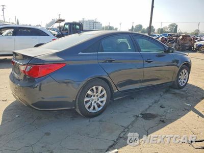 Trzecie zdjęcie samochodu z tyłu: 2013 HYUNDAI SONATA GLS AUTOMATIC VIN:5NPEB4AC7DH555696 - miniatura