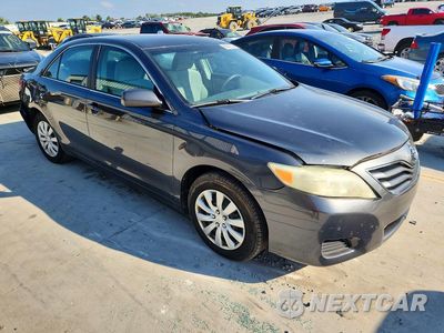 Czwarte zdjęcie samochodu z boku: 2010 TOYOTA CAMRY LE VIN:4T1BF3EK9AU032891 - miniatura