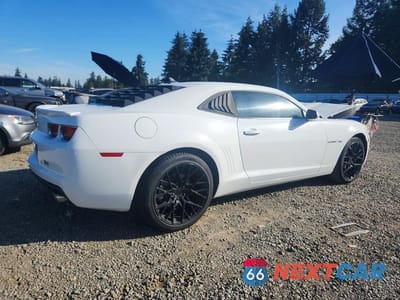 Trzecie zdjęcie samochodu z tyłu: 2013 CHEVROLET CAMARO LS VIN:2G1FE1E38D9150740 - miniatura