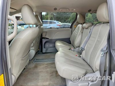 Zdjęcie 11 z 13 samochodu: 2013 TOYOTA SIENNA LE VIN:5TDKK3DC2DS332226 - miniatura