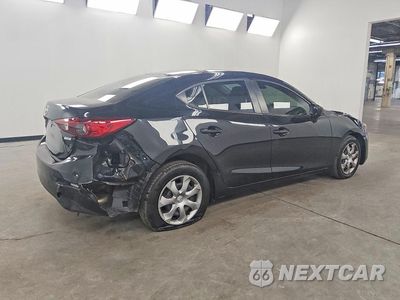 Trzecie zdjęcie samochodu z tyłu: 2018 MAZDA 3 SPORT VIN:3MZBN1U75JM235724 - miniatura