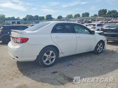 Trzecie zdjęcie samochodu z tyłu: 2013 TOYOTA COROLLA LE VIN:5YFBU4EE5DP151212 - miniatura