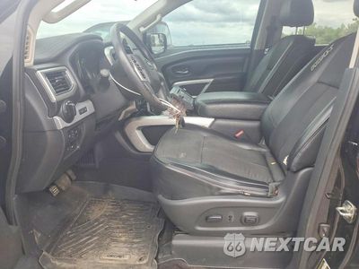 Zdjęcie 7 z 12 samochodu: 2017 NISSAN TITAN PRO-4X VIN:1N6AA1E59HN549431 - miniatura