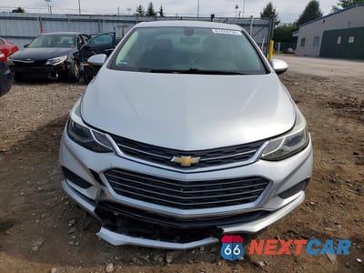 Piąte zdjęcie samochodu w środku: 2017 CHEVROLET CRUZE LT VIN:1G1BE5SM2H7120787 - miniatura