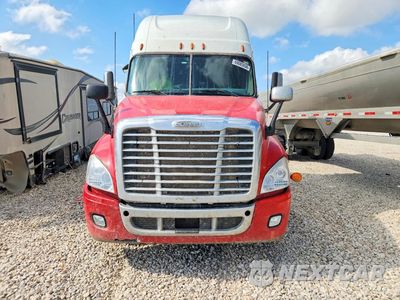 Piąte zdjęcie samochodu w środku: 2011 FREIGHTLINER CASCADIA SEMI TRUCK VIN:1FUJGLDR6BSAS0928 - miniatura