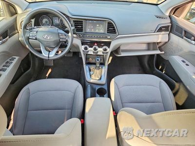 Zdjęcie 8 z 12 samochodu: 2019 HYUNDAI ELANTRA SEL VIN:5NPD84LF2KH458002 - miniatura
