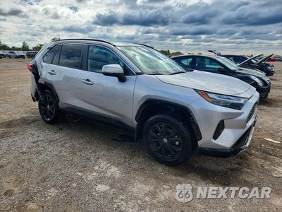 Czwarte zdjęcie samochodu z boku: 2023 TOYOTA RAV4 SE VIN:4T3T6RFV3PU123820 - miniatura