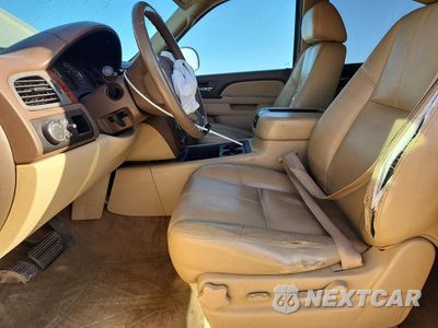 Zdjęcie 7 z 13 samochodu: 2010 CHEVROLET TAHOE C1500 LT VIN:1GNUCBE09AR218813 - miniatura
