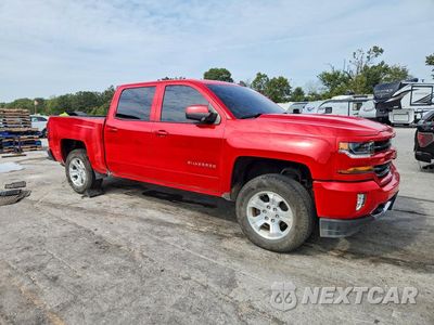 Czwarte zdjęcie samochodu z boku: 2018 CHEVROLET SILVERADO K1500 LT VIN:3GCUKREC9JG283630 - miniatura