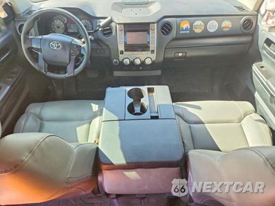 Zdjęcie 8 z 12 samochodu: 2017 TOYOTA TUNDRA SR VIN:5TFUM5F13HX071974 - miniatura