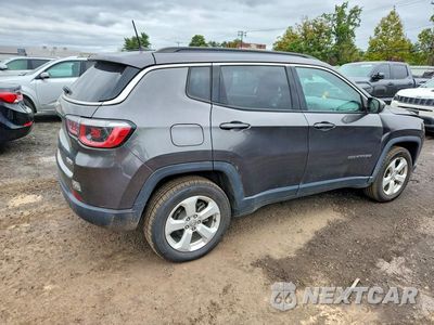 Trzecie zdjęcie samochodu z tyłu: 2019 JEEP COMPASS LATITUDE VIN:3C4NJDBB7KT792534 - miniatura