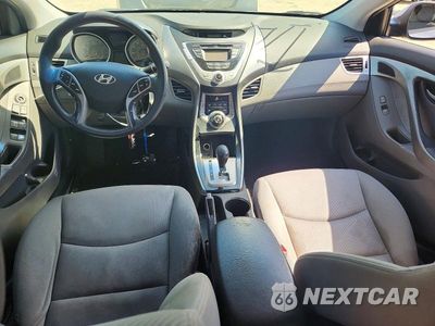 Zdjęcie 8 z 12 samochodu: 2013 HYUNDAI ELANTRA GLS VIN:KMHDH4AE6DU501237 - miniatura