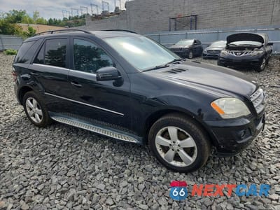 Czwarte zdjęcie samochodu z boku: 2011 MERCEDES-BENZ ML 350 4MATIC VIN:4JGBB8GB8BA681753 - miniatura