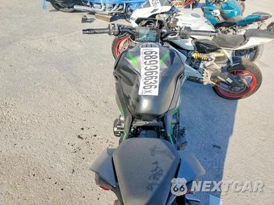 Zdjęcie 6 z 9 samochodu: 2026 KAWASAKI ZR900 T VIN:ML5ZRDT10TDA08845 - miniatura